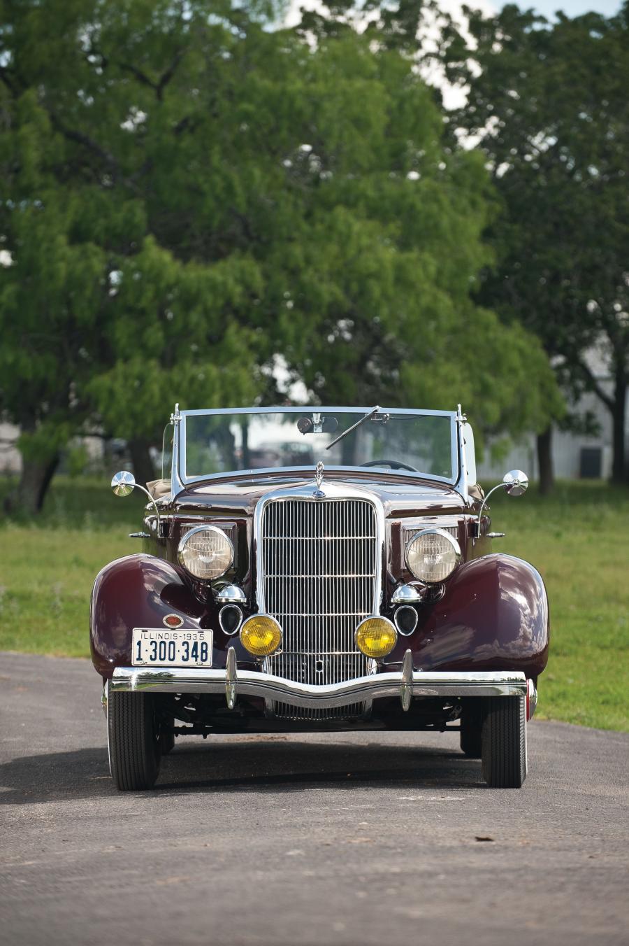 Ford DeLuxe Roadster 1935 года  (фото 24 из 41)